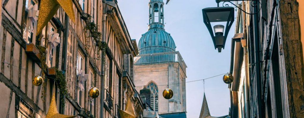 a photo of Rouen old town