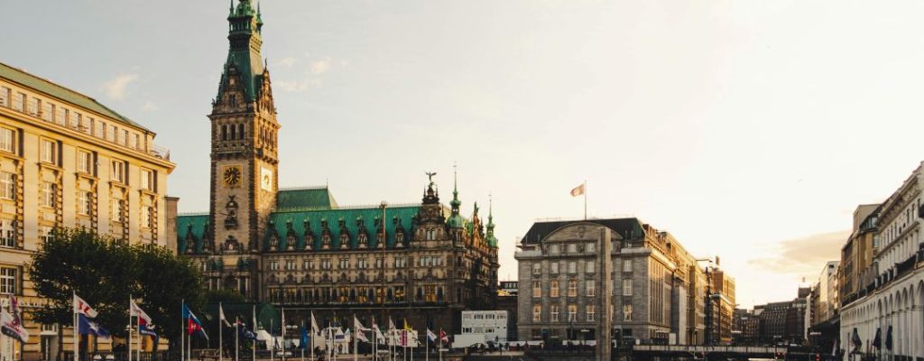 the river and cathedral in hamburg